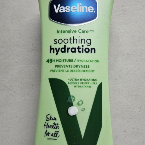 Vaseline Soothing hydration